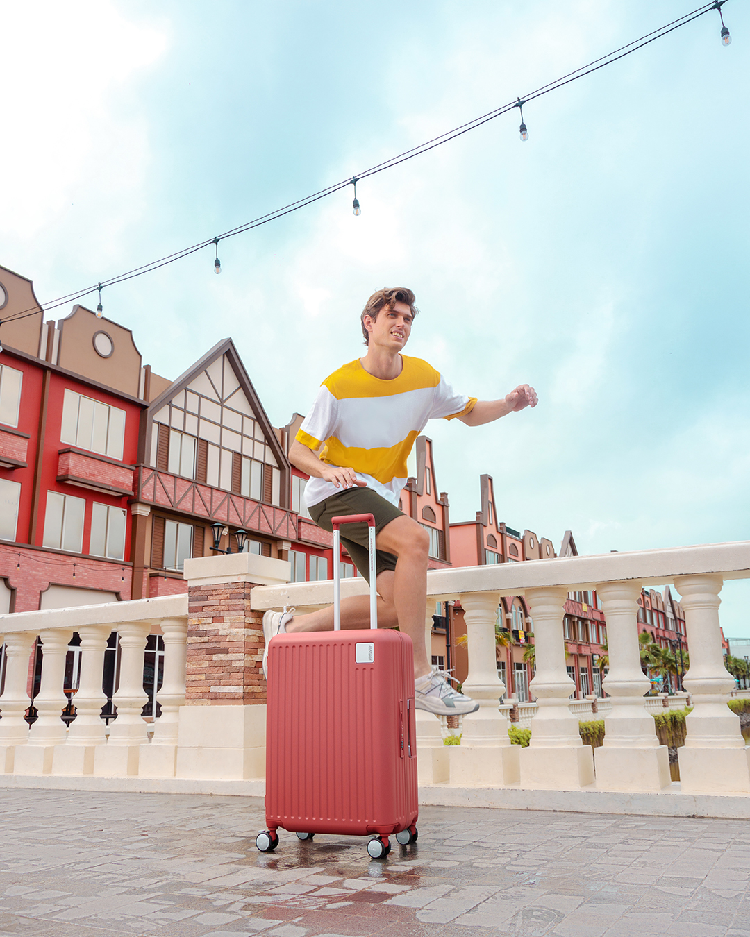 LOCKATION 락케이션 캐리어 55/20 FRAME  lifestyle | American Tourister